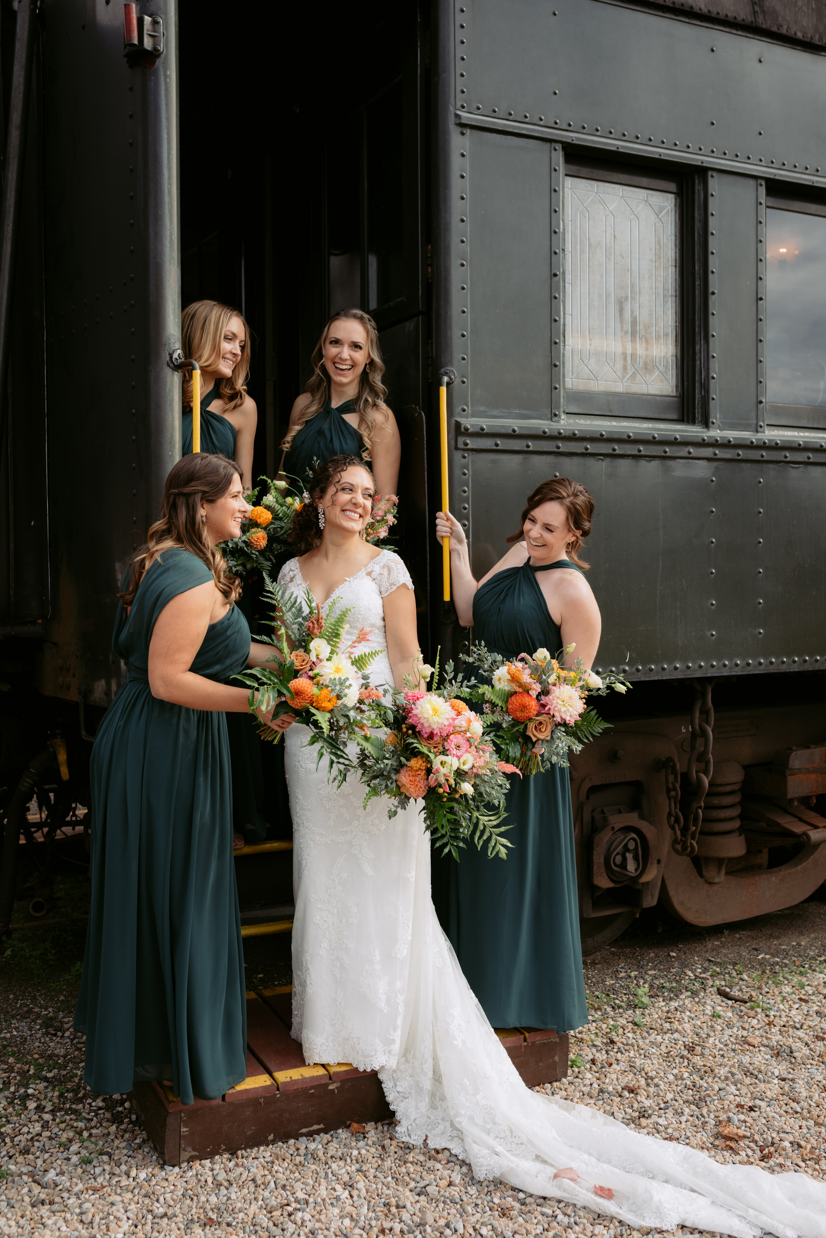 https://beetandblossom.com/wp-content/uploads/2021/01/21-7766-post/JackieBrett_03BridalParty-51-1.jpg